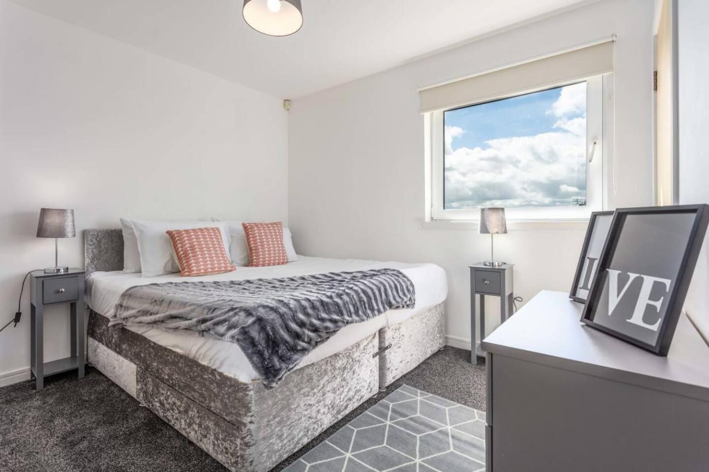 Walker Suite No 60 - Donnini Apartments Kilmarnock Exteriör bild
